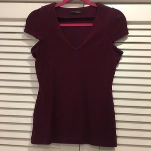 Zara • Cap sleeve v-neck flattering top